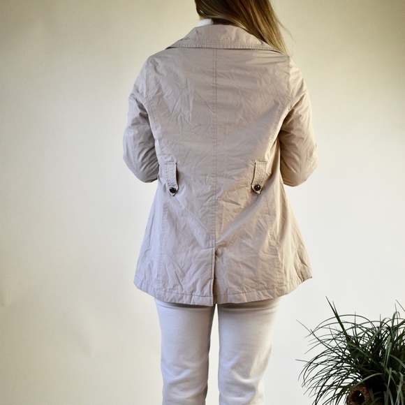 beige rain coat - Picture 4 of 4